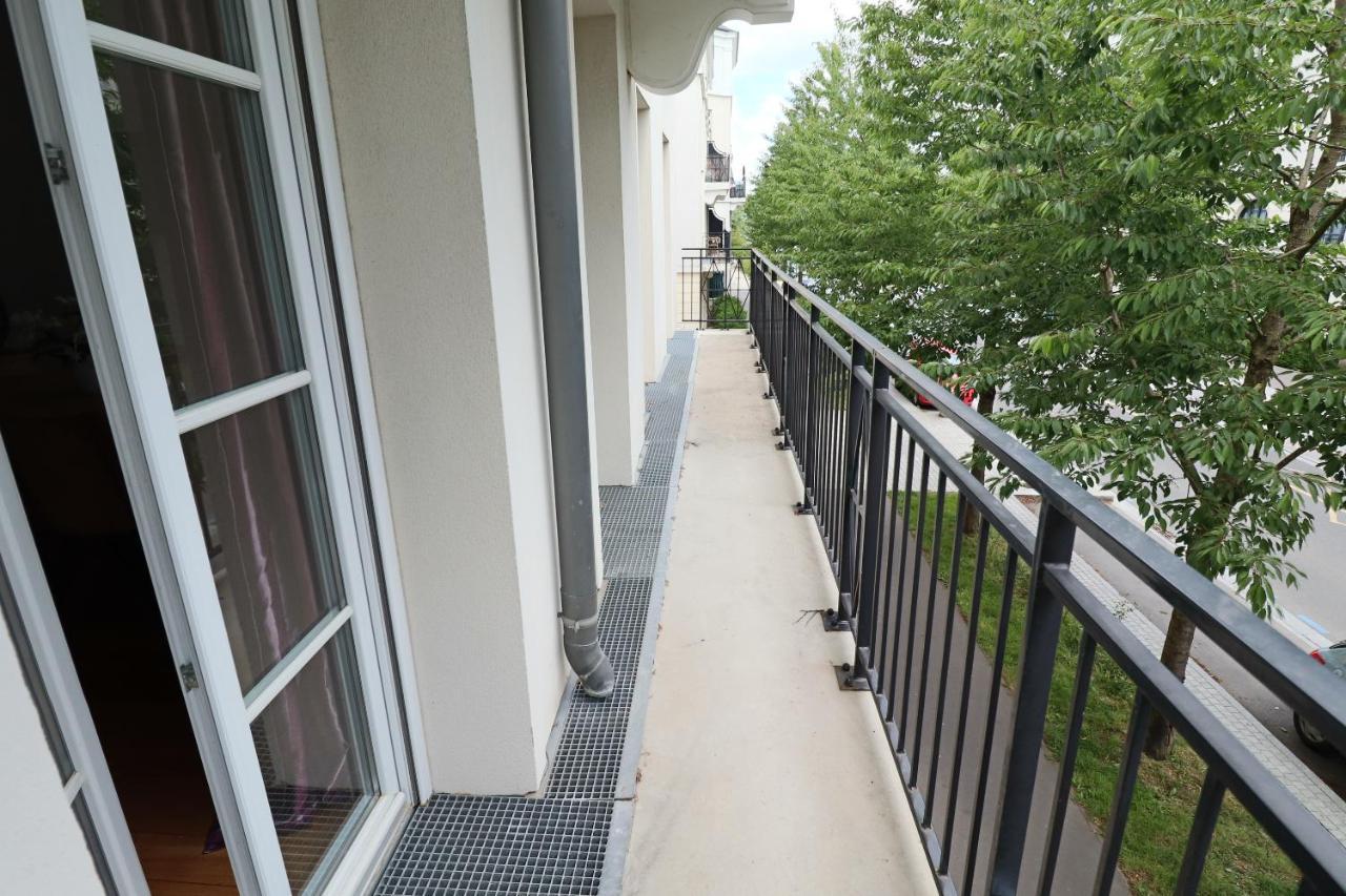 Family Stay - Steps From Disneyland Serris Eksteriør billede
