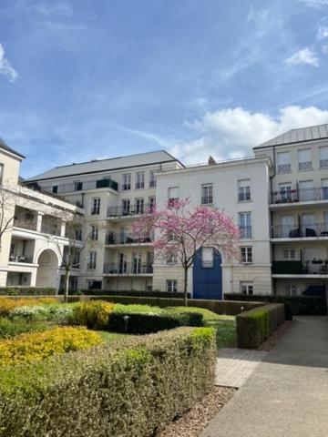 Family Stay - Steps From Disneyland Serris Eksteriør billede